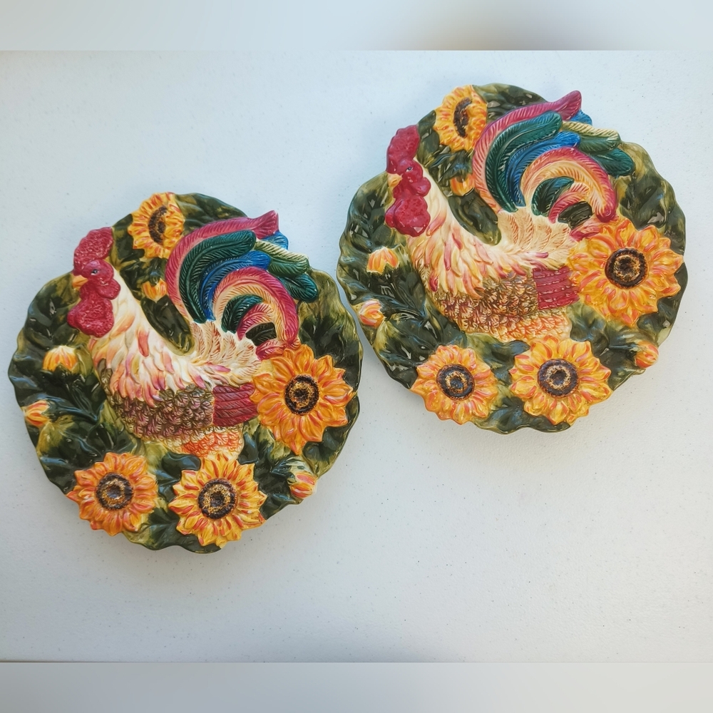 signature Two Pack 11" 3D‎ COUNTRY ROOSTER DECORATIVE CAKE PLATES WITH Scalloped